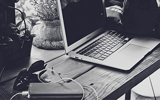 詹姆斯现身成都万象城会场！台下球迷摩肩接踵完全没有任何空隙